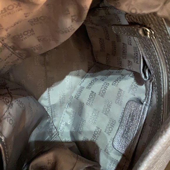 Michael Kors Grey Leather Shoulder Bag - Picture 5 of 10